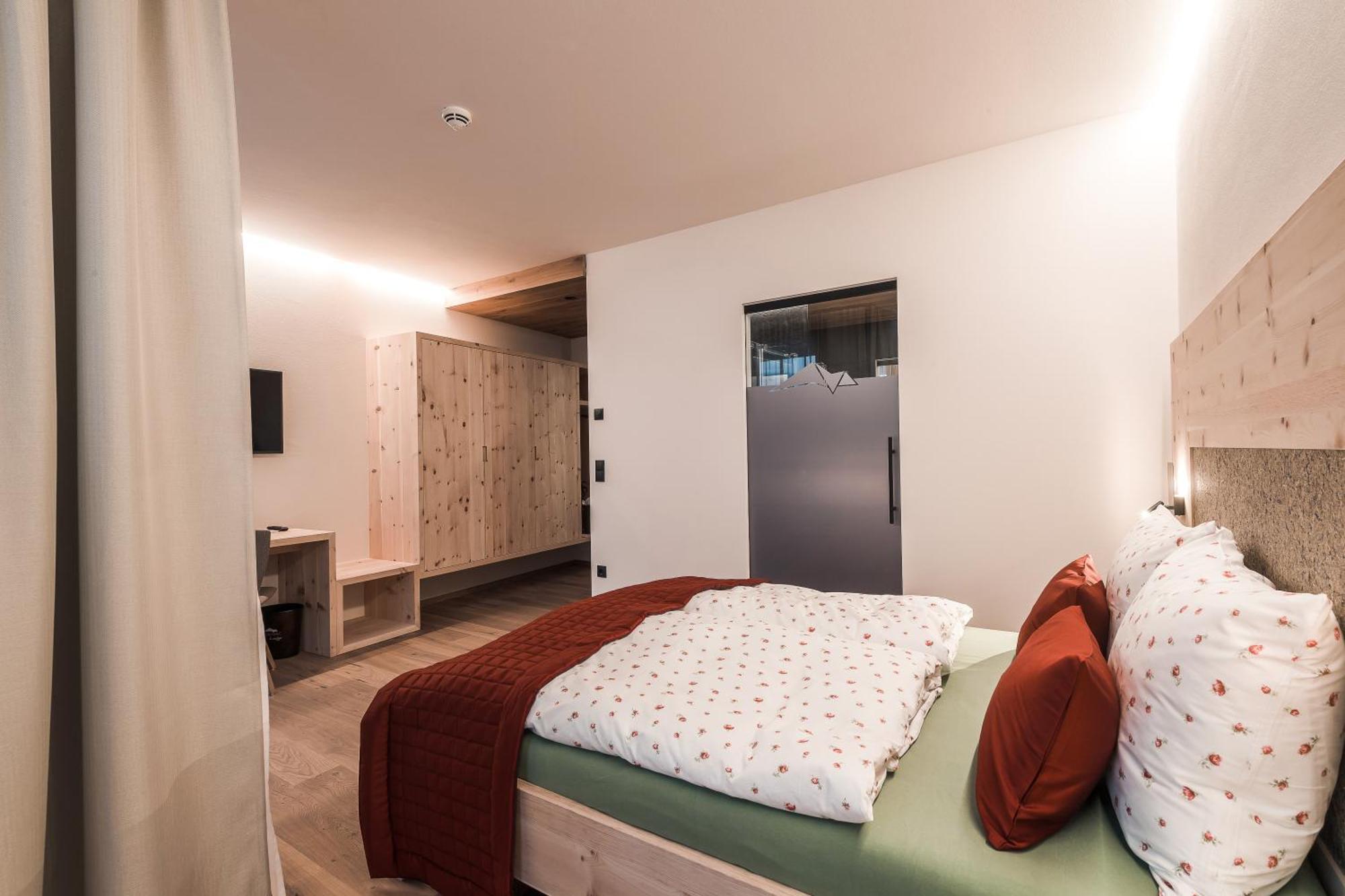 Hotel Panoramic Lotsch Sarentino Habitación foto